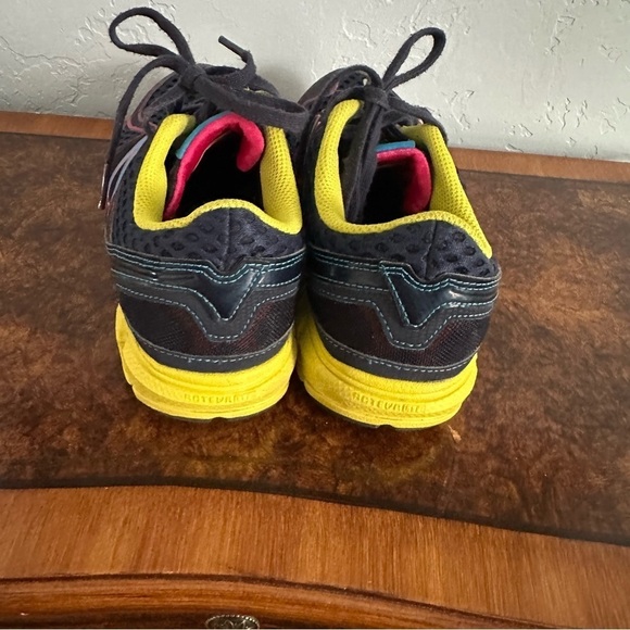 New Balance 750 V1 Sneakers Runners Vibrant Athletic Black & Yellow Size 6 - Picture 7 of 9